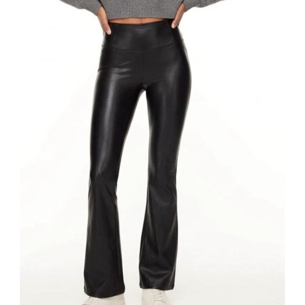 Wilfred Free Aritzia Daria Flare Vegan Leather Pant Legging M Black Hi Rise Chic
